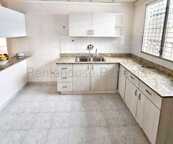 Venta de Casa Remodelada en Villa Lucre 27*2032Mfk - Imagen 5