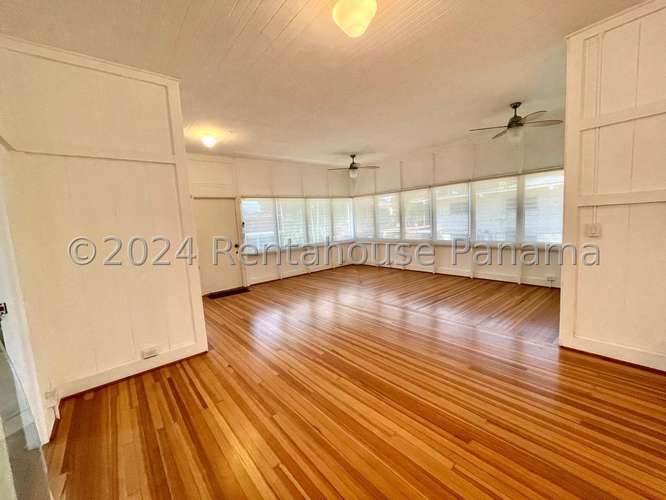 Venta de Casa de Dos Niveles Unifamiliar en Corozal 27*2646Mfk - Imagen 3
