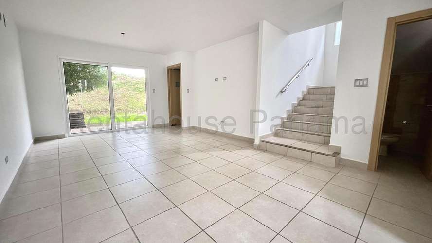 Venta de Casa en Esquina en Brisas del Golf 27*2894Mfk - Imagen 2
