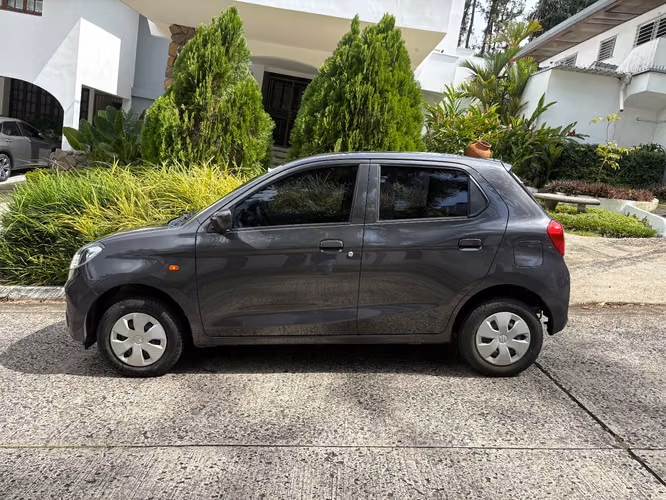 Suzuki Nuevo 5 Años garantía de agencia  - Imagen 2