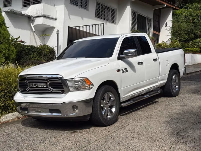 Dodge RAM 1500 5.7L HEMI 