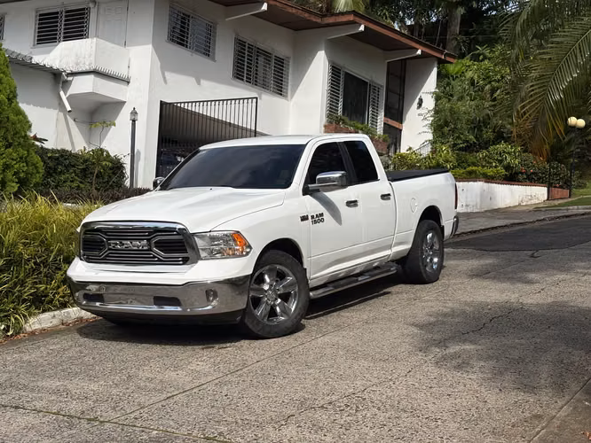 Dodge RAM 1500 5.7L HEMI  - Imagen 2