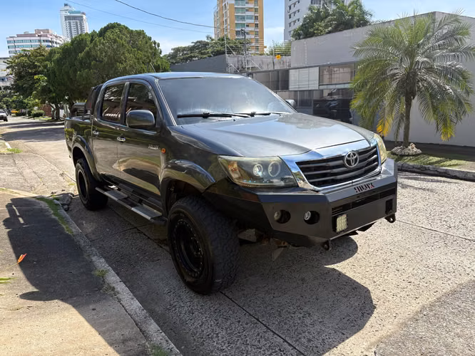 Toyota Hilux Manual 4x4 - Imagen 6