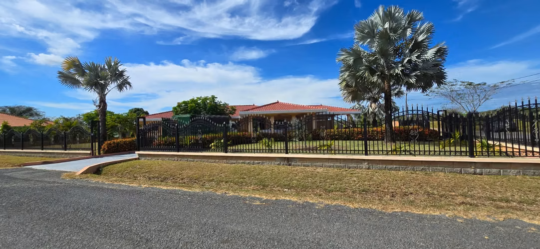 CASA EN VENTA | RESIDENCIAL CORPUS CHRISTI, VILLA DE LOS SANTOS, PANAMÁ - FS