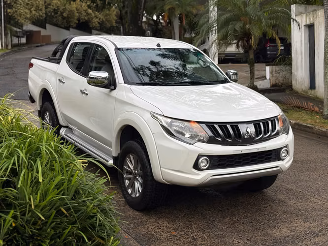 Mitsubishi L200 Automático 4x4  - Imagen 7