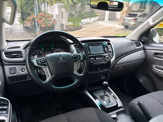 Mitsubishi L200 Automático 4x4  - Imagen 4