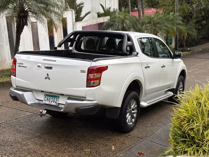 Mitsubishi L200 Automático 4x4  - Imagen 8