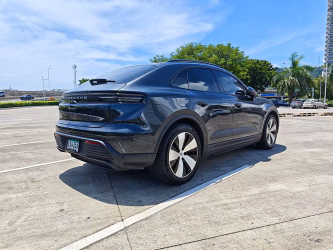 Porsche Macan 4