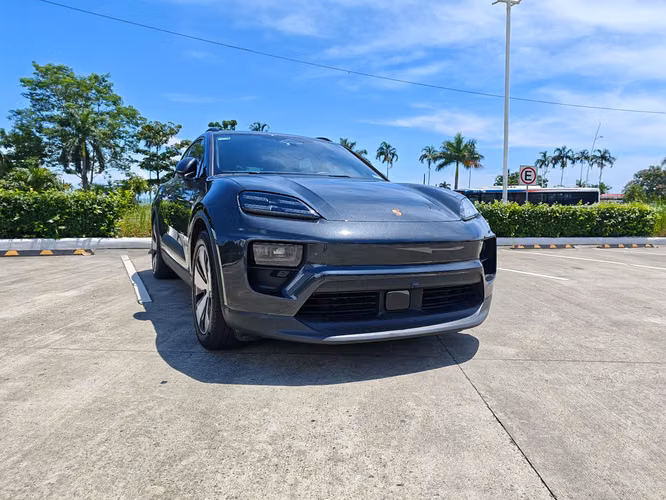 Porsche Macan 4