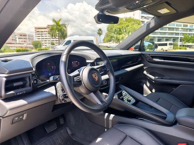 Porsche Macan 4