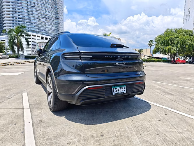 Porsche Macan 4