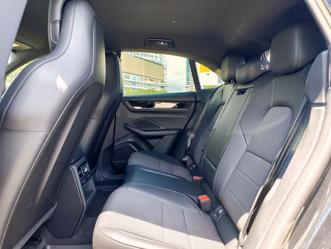 Porsche Macan 4