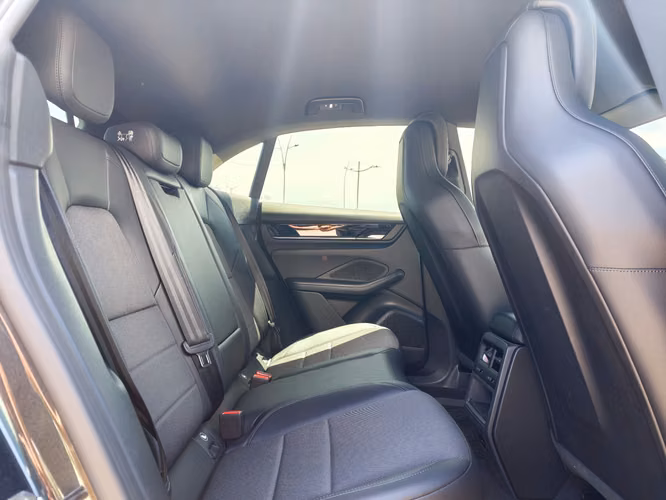Porsche Macan 4