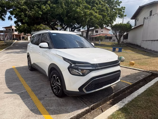Vehículos disponibles para alquiler / Rent a Cars