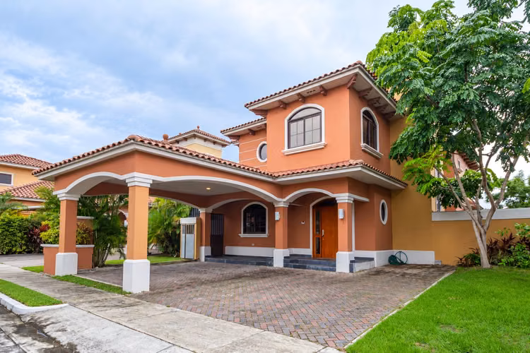 CASA EN VENTA EL DORAL, COSTA SUR | 4 RECÁMARAS | 360 M² | $585,000