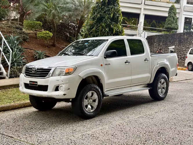 Toyota Hilux Manual 4x2  - Imagen 4
