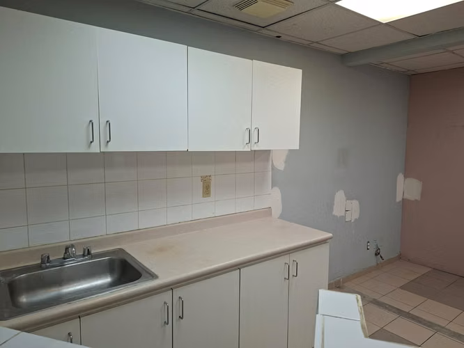 Local Comercial en Alquiler-Plaza Agora, Chanis - Imagen 5
