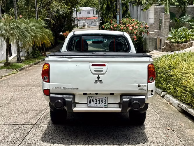 Mitsubishi L200 Sport Automático 4x4  - Imagen 11