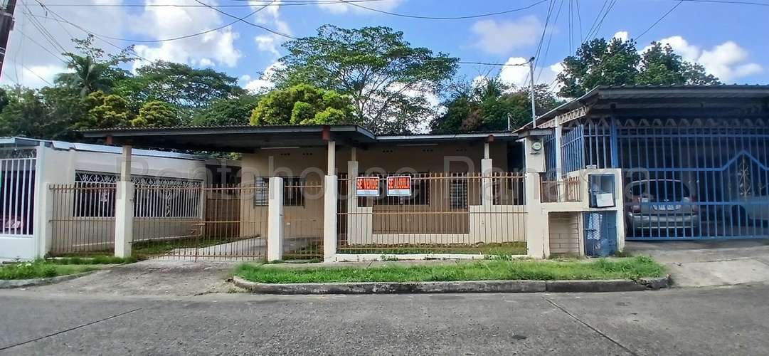 271746. Se vende casa 257m de construcción y 558m de terreno, 3 recámaras, 2 baños