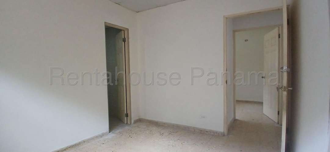 271746. Se vende casa 257m de construcción y 558m de terreno, 3 recámaras, 2 baños