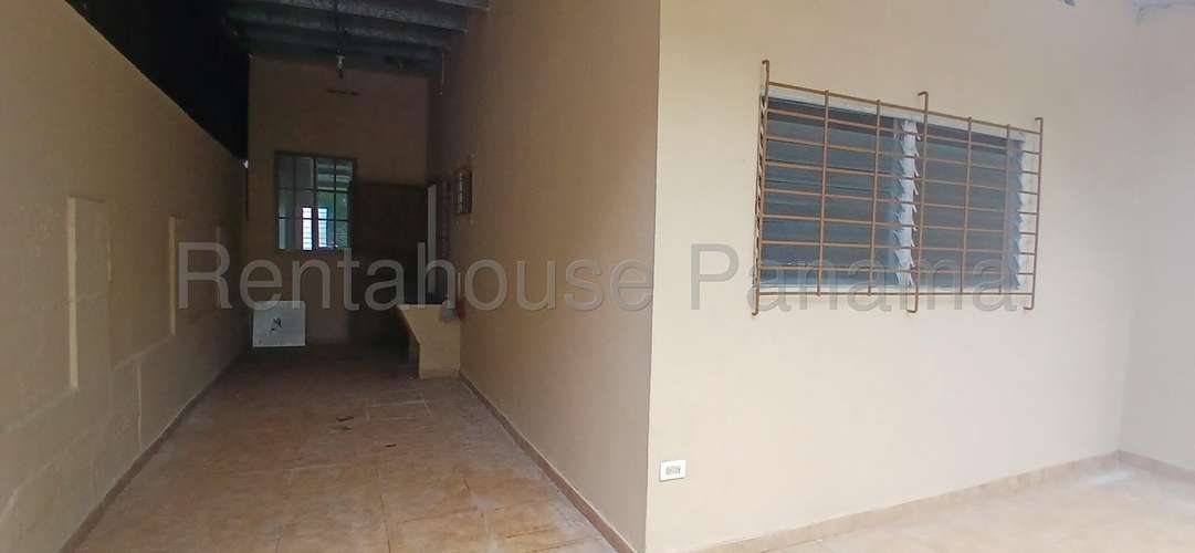 271746. Se vende casa 257m de construcción y 558m de terreno, 3 recámaras, 2 baños