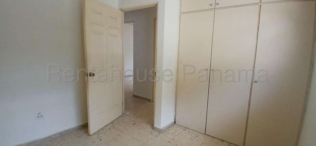 271746. Se vende casa 257m de construcción y 558m de terreno, 3 recámaras, 2 baños