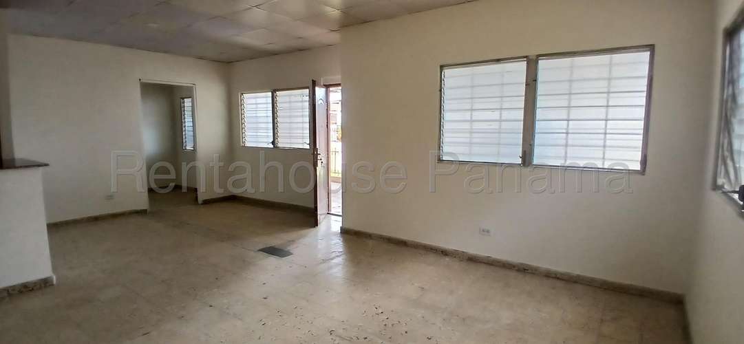 271746. Se vende casa 257m de construcción y 558m de terreno, 3 recámaras, 2 baños