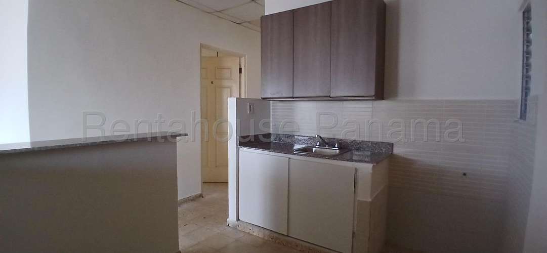 271746. Se vende casa 257m de construcción y 558m de terreno, 3 recámaras, 2 baños