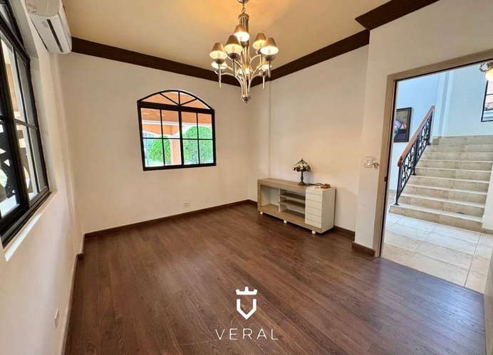 Venta de Casa con piscina en Clayton - Clayton Village (MM) - Imagen 8