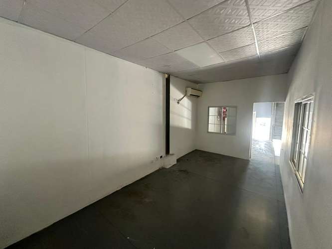 Alquiler de Bodega con Oficina  - Imagen 8