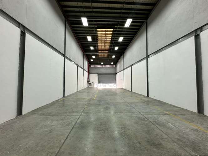 Alquiler de Bodega con Oficina  - Imagen 11