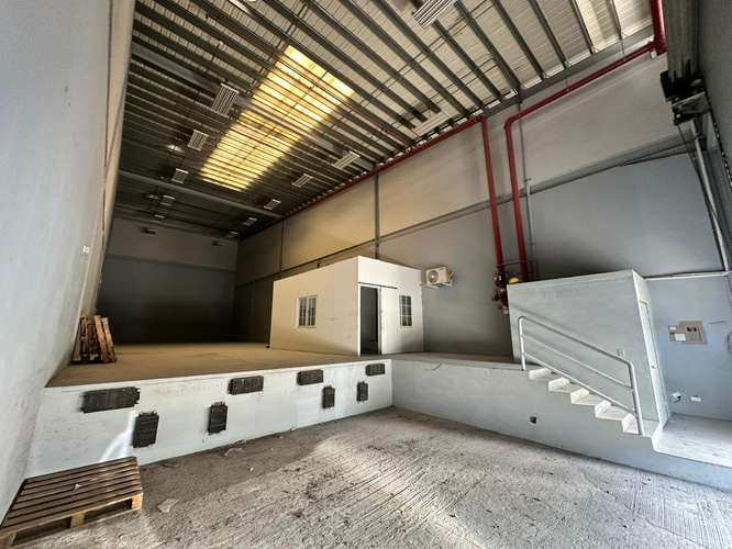 Alquiler de Bodega con Oficina  - Imagen 4