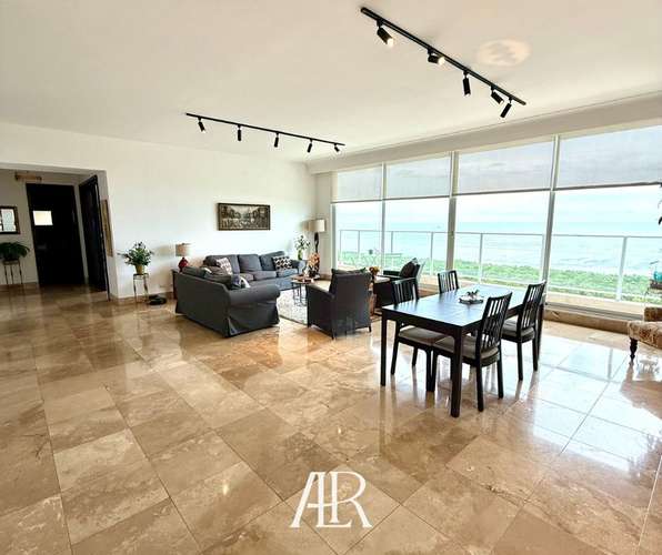 Alquiler de apartamento frente al mar  - PH Acqua II