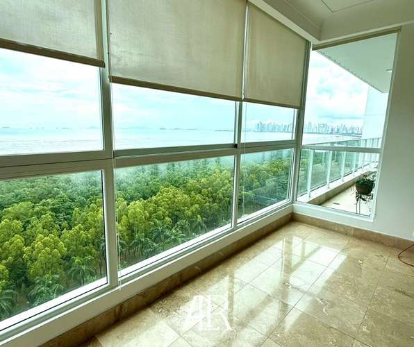 Alquiler de apartamento frente al mar  - PH Acqua II