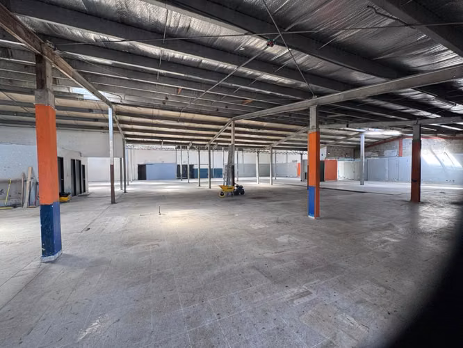 ESTRATÉGICA UBICACIÓN JUAN DÍAZ - ALQUILER DE GALERA 1,750m2 CON TERRENO DE 5,562 m2 - Imagen 3