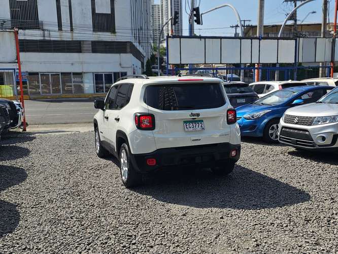 Jeep Renegade Sport 2022 - Imagen 4