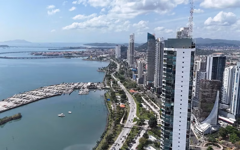 Alquiler de Apartamento Amoblado en PH Villa del Mar - 2 Recámaras y Balcón - Imagen 18
