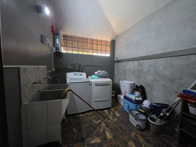 CASA 2R2.5B2P AMOBLADO LUJOSO EN FRENTE ESCUELA ISP BRISAS DE GOLF 1500 - Imagen 11