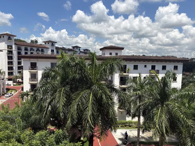 Vendo Exclusivo Apartamento en Embassy Village, Albrook - Imagen 2