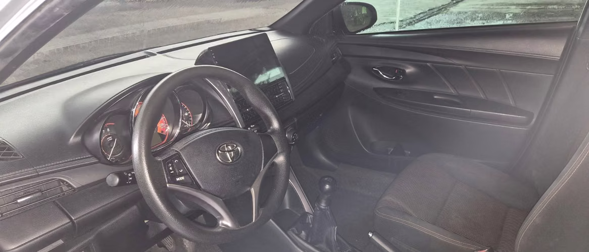 Vendo yaris 2016, manual, un solo dueño. Todo perfecto con mantenimiento al dia.  - Imagen 8