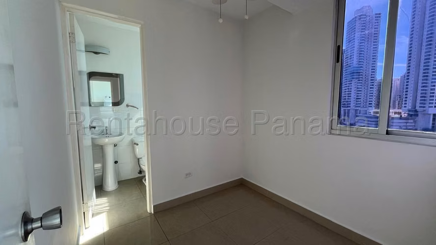 Apartamento en Alquiler en Chanis 27jack2246