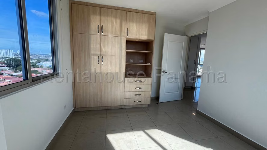 Apartamento en Alquiler en Chanis 27jack2246