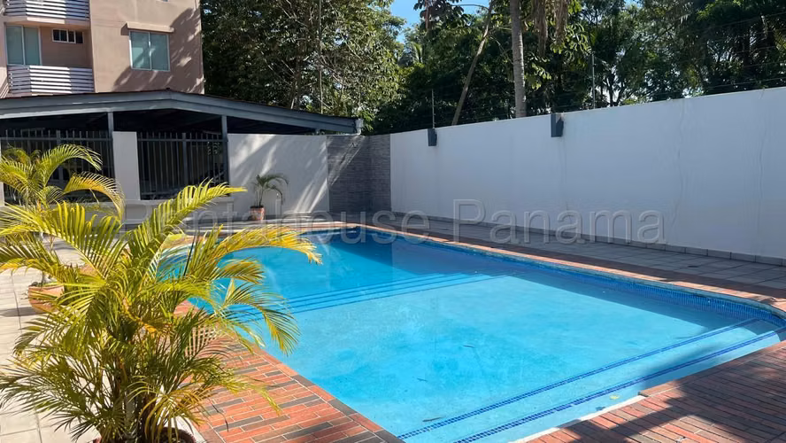 Apartamento en Alquiler en Chanis 27jack2246