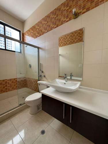 Apartamento en Dos Mares Amplios Espacios Con 4 Recamaras Y 4 Parking - Imagen 15