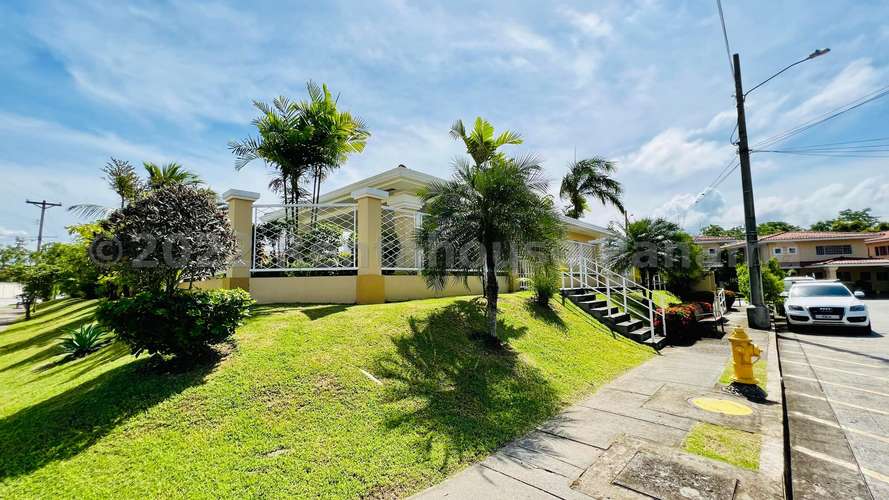 Casa en Venta en Brisas del Golf 26jack3120