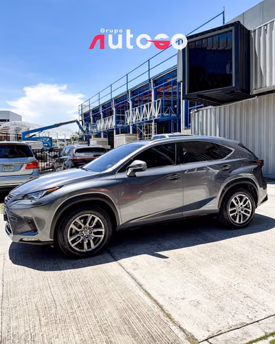 LEXUS NX300h 2018 - Imagen 15