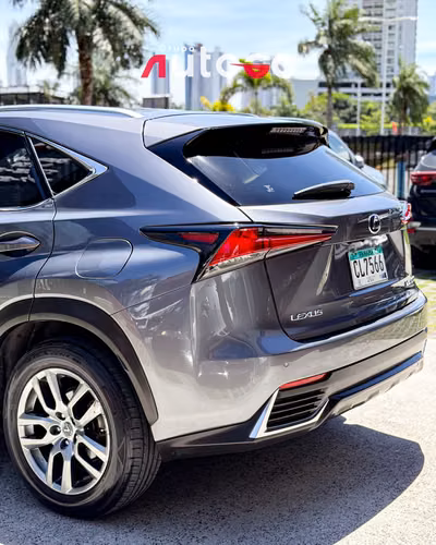 LEXUS NX300h 2018 - Imagen 16