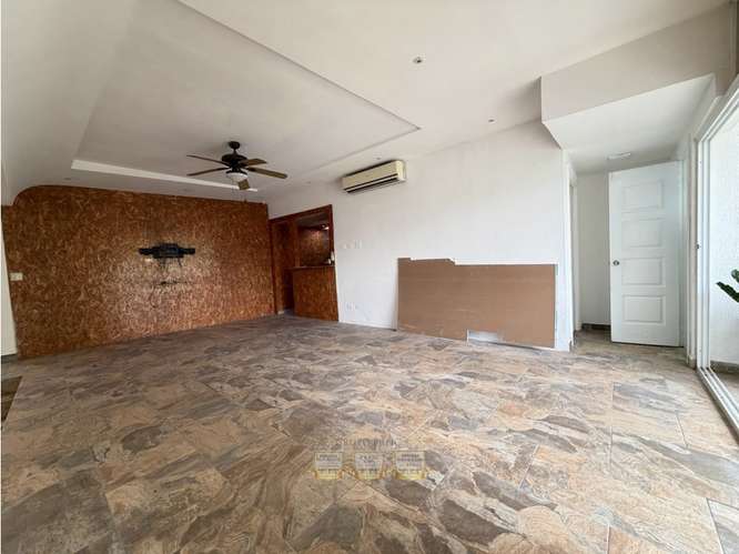 VENTA DE CASA EN BRISAS DEL GOLF REMODELADA