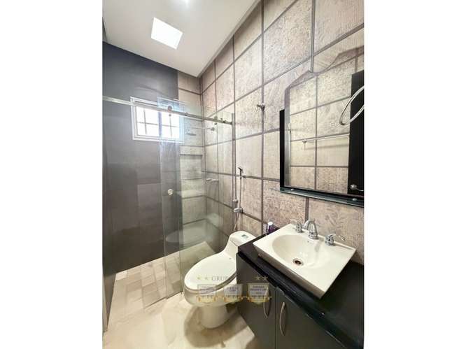 VENTA DE CASA EN BRISAS DEL GOLF REMODELADA