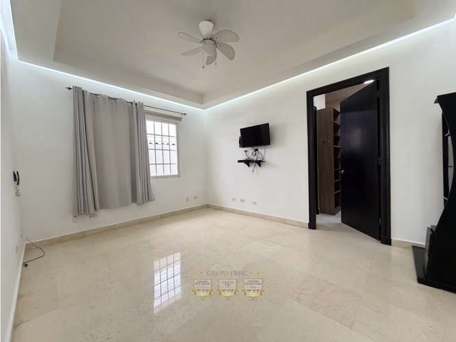 VENTA DE CASA EN BRISAS DEL GOLF REMODELADA